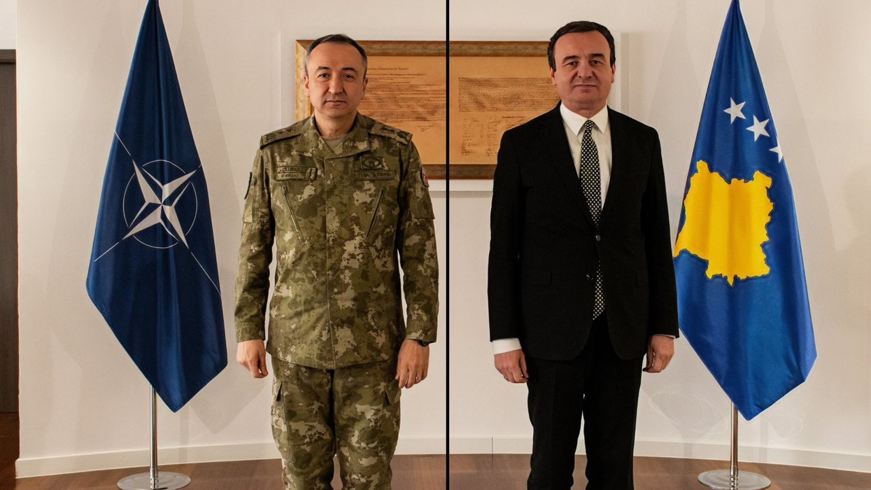 KFOR: Për shkak të rrethanave të paparashikuara, nuk mbahet takimi Kurti-Ulutash