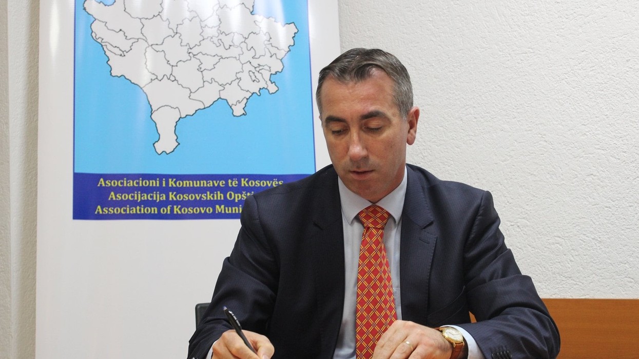 Përplasja për financimin e komunave, AKK i reagon Krasniqit: Ku përfunduan 10-14 milionë eurot e BE-së?