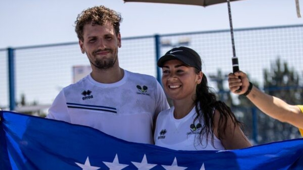 Kosova shpërthen në padel në Lojërat Mesdhetare, Krasniqi e Bashota përmbysin Malin e Zi dhe prekin çerekfinalen