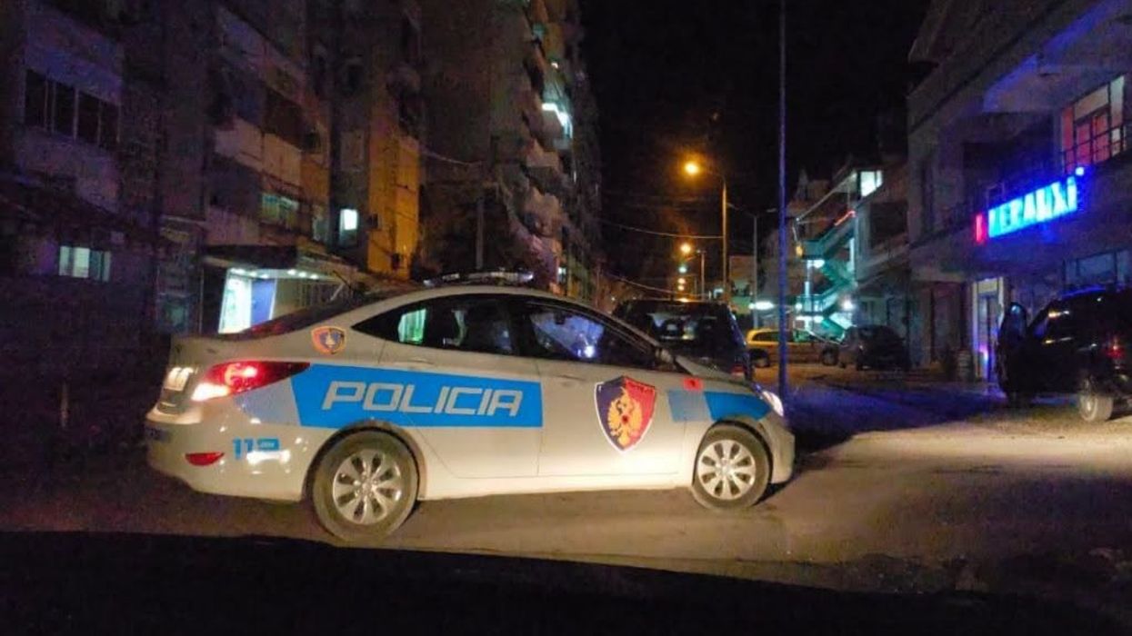 E rëndë në Lushnjë, djali vret nënën dhe plagos rëndë të atin E rëndë në Lushnjë, djali vret nënën dhe plagos rëndë të atin