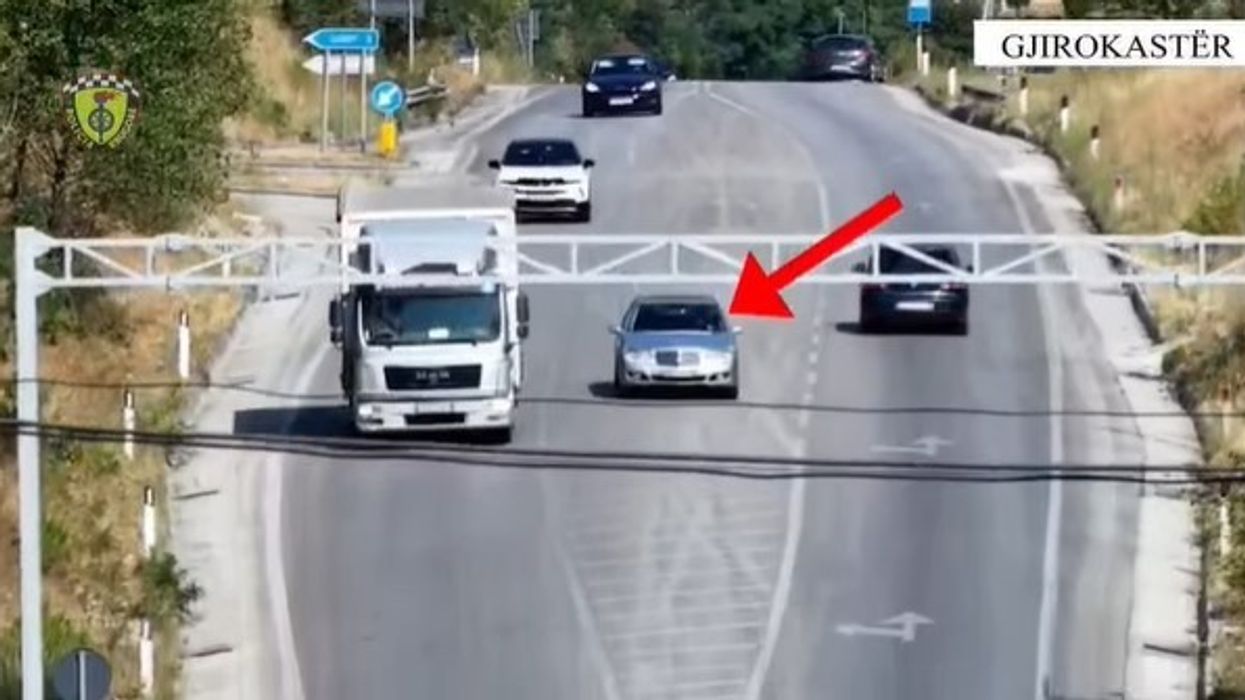 Monitorim me dron, radar e makina inteligjente – Policia e Shtetit publikon pamje nga shkeljet në trafik Monitorim me dron, radar e makina inteligjente – Policia e Shtetit publikon pamje nga shkeljet në trafik