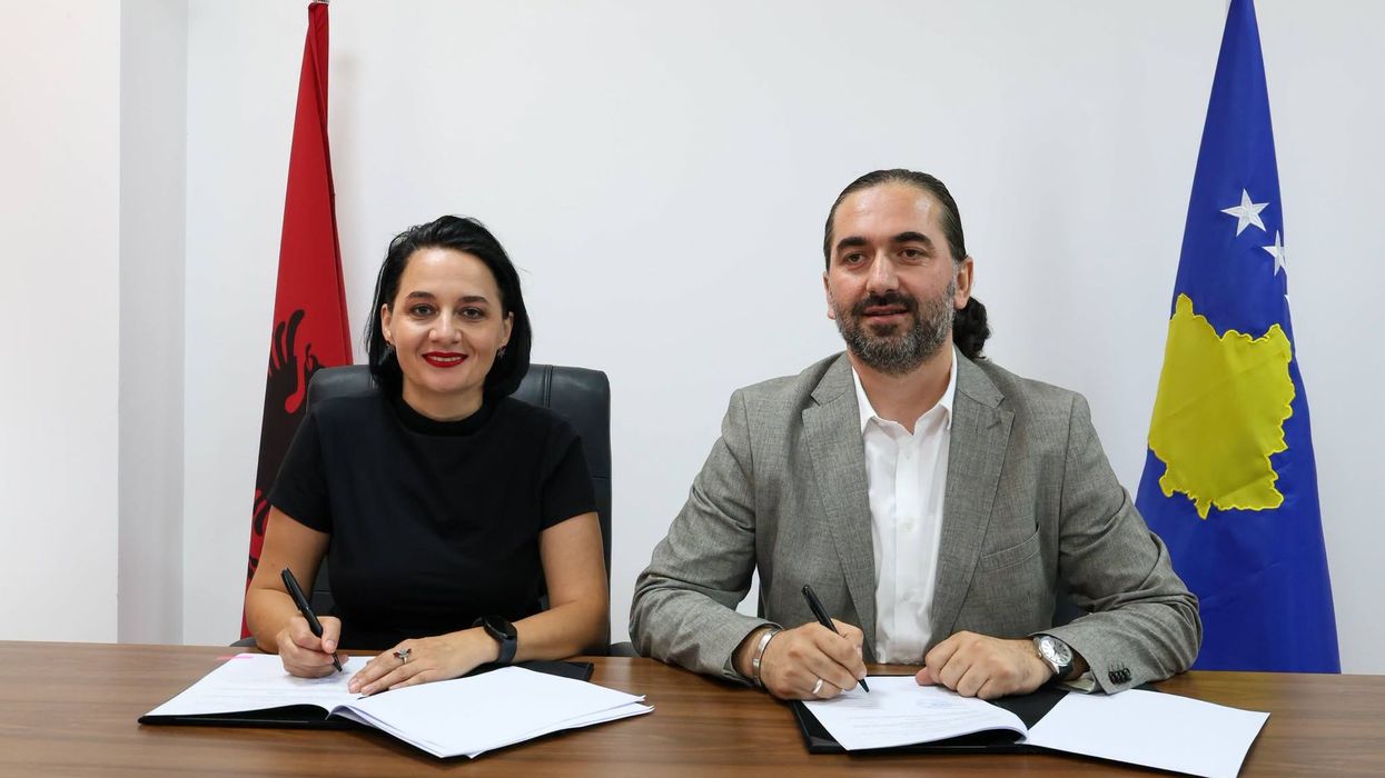 Fushë Kosovë përfiton 1.01 milion euro për renovimin dhe rindërtimin e shtëpive të familjeve në nevojë Fushë Kosovë përfiton 1.01 milion euro për renovimin dhe rindërtimin e shtëpive të familjeve në nevojë