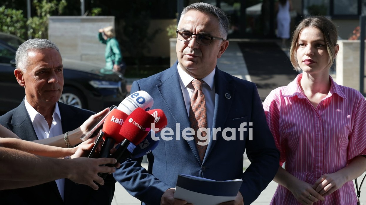 "Nuk mundesh të shkosh në Kuvend si deputet e mandej si ministër në detyrë", Tahiri dorëzon kallëzim penal në Prokurorinë Speciale ndaj Qeverisë në detyrë