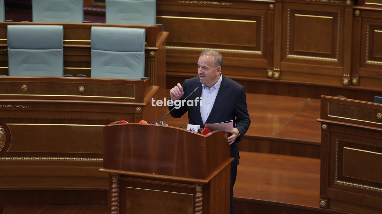 Deputetët e PDK-së sërish në sallën plenare, Reçica: Vandali Kurti nuk mund t’ua marrë deputetëve mandatin, Kuvendi të konstituohet