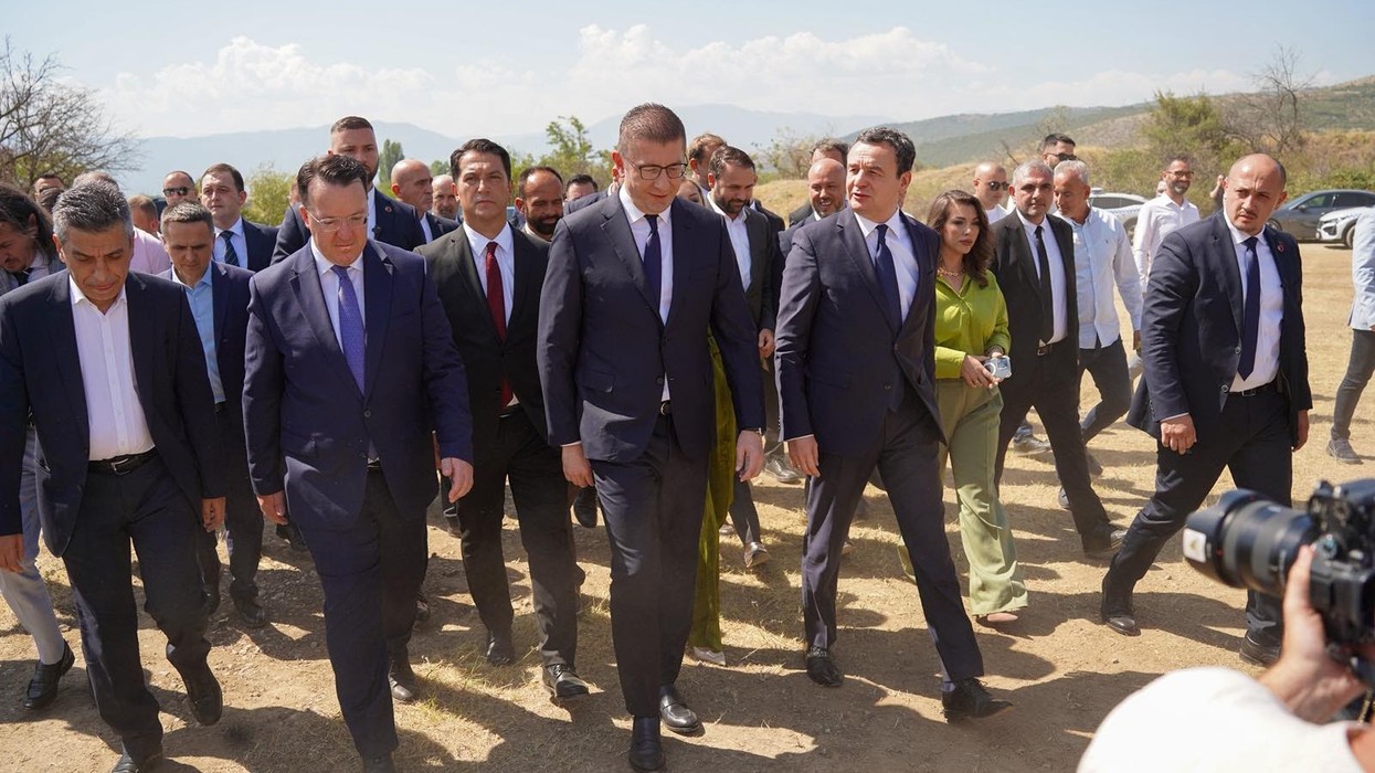 Vendoset gurthemeli i rrugës Shkup - Bllacë, do të ketë pesë tunele dhe tetë ura