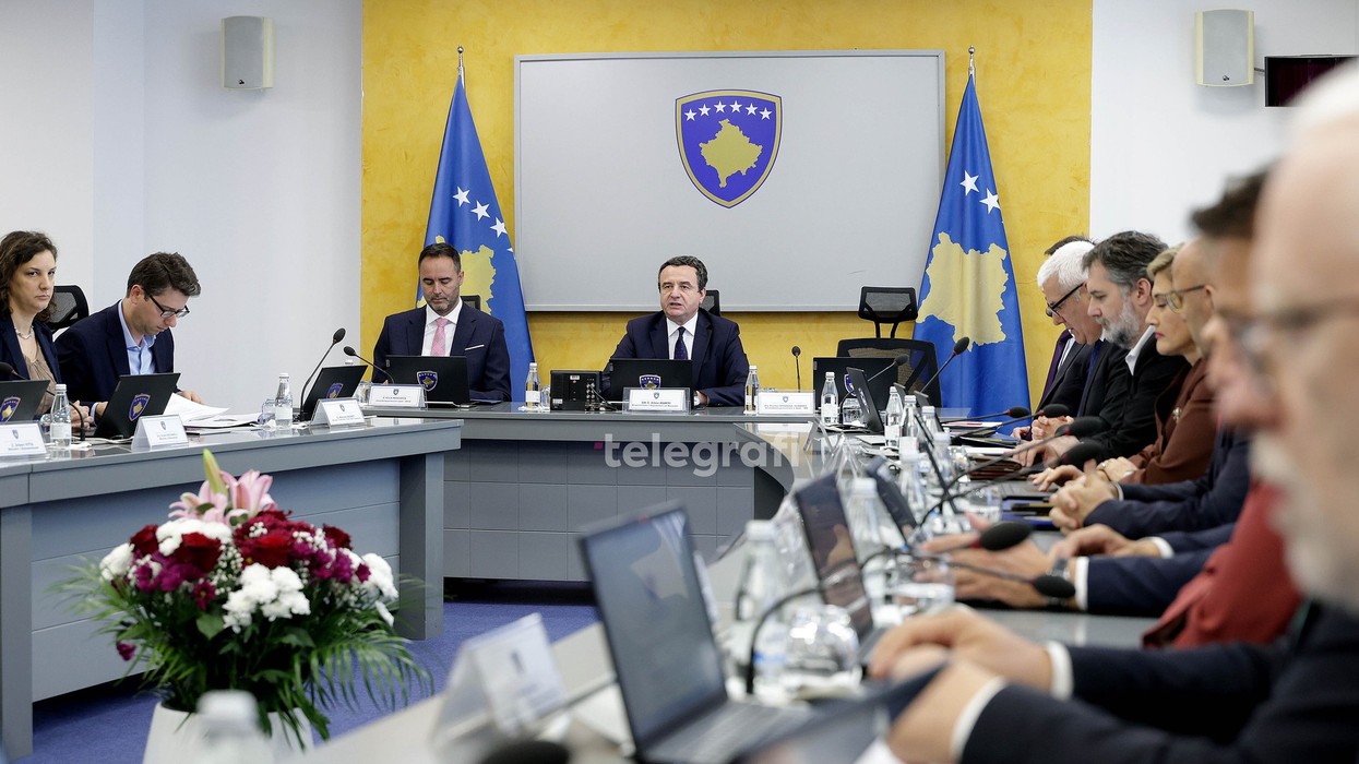 Qeveria në detyrë zhvillon mbledhje elektronike, miraton mbi 5.6 milionë euro transfere