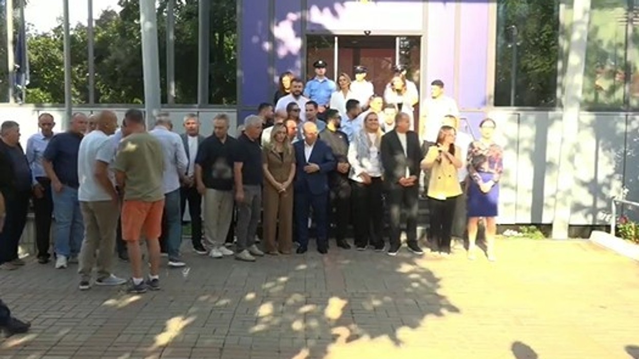 PDK vazhdon me aksionin simbolik para Qeverisë, të pranishëm asamblistë nga qyteti i Shtimes dhe Fushë Kosovës