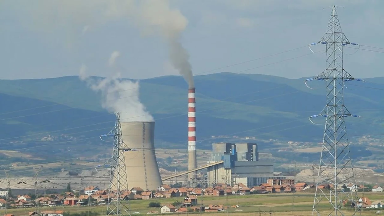 Njësia A3 rikthehet në operim, KEK-u paralajmëron më shumë tym për disa orë