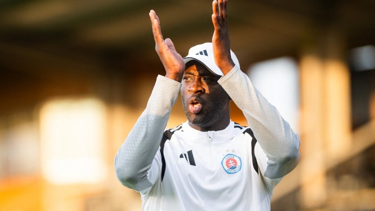 Yaya Toure shkruan histori si trajner i Slovan Bratislava