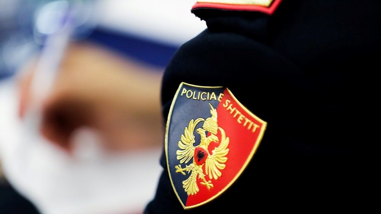 Kërcënime me bombë në disa institucione në Shqipëri, policia nis verifikimet