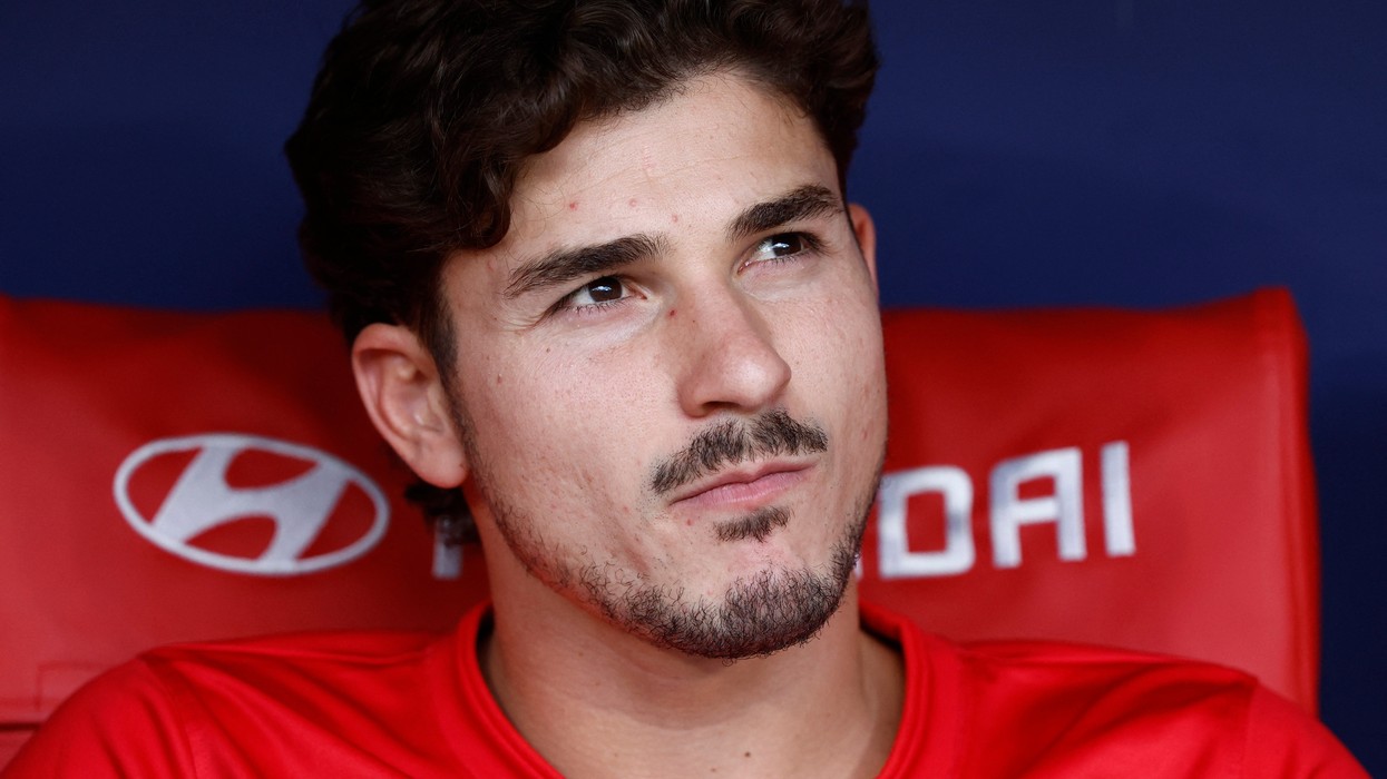 Alvarez kërkoi ndihmën e kapitenëve të Atletico Madridit për t’u larguar, por Simeone ndërhyri menjëherë