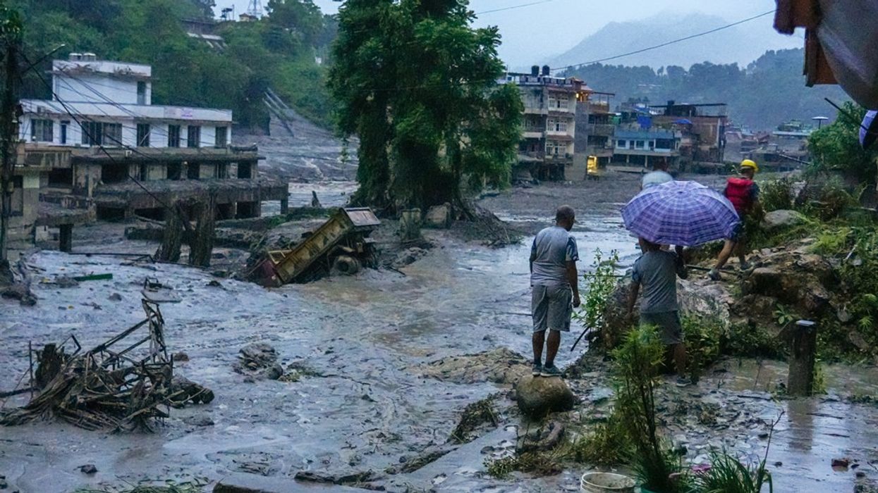 Bilanci tragjik në Nepal, 389 të vdekur nga përmbytjet katastrofike Bilanci tragjik në Nepal, 389 të vdekur nga përmbytjet katastrofike