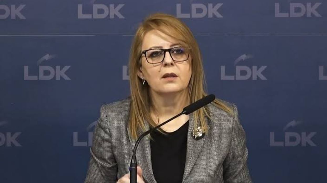Bajrami: Nuk ka para të mjaftueshme për libra, por për zgjedhje nga 100 euro për votë i keni të sigurta Bajrami: Nuk ka para të mjaftueshme për libra, por për zgjedhje nga 100 euro për votë i keni të sigurta