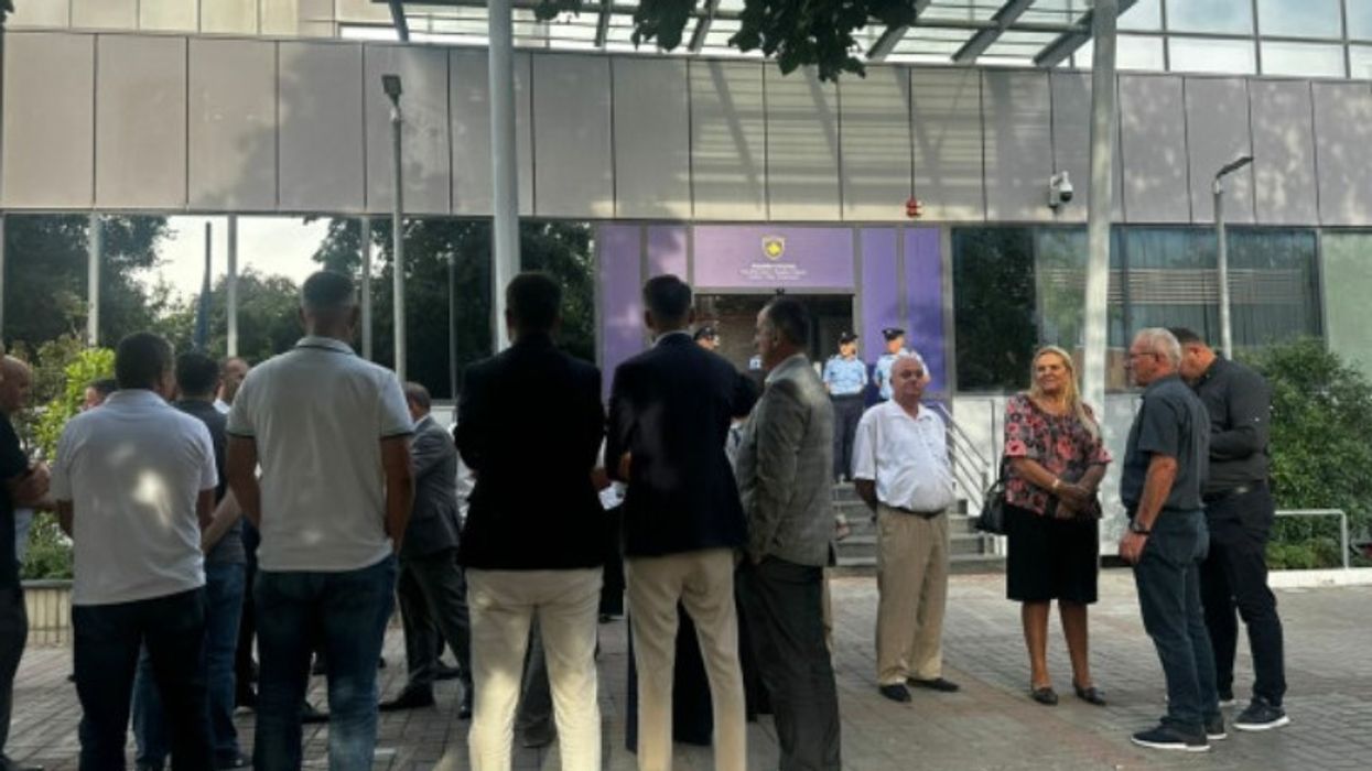 PDK dhe Aleanca vazhdojnë aksionin para Qeverisë PDK dhe Aleanca vazhdojnë aksionin para Qeverisë