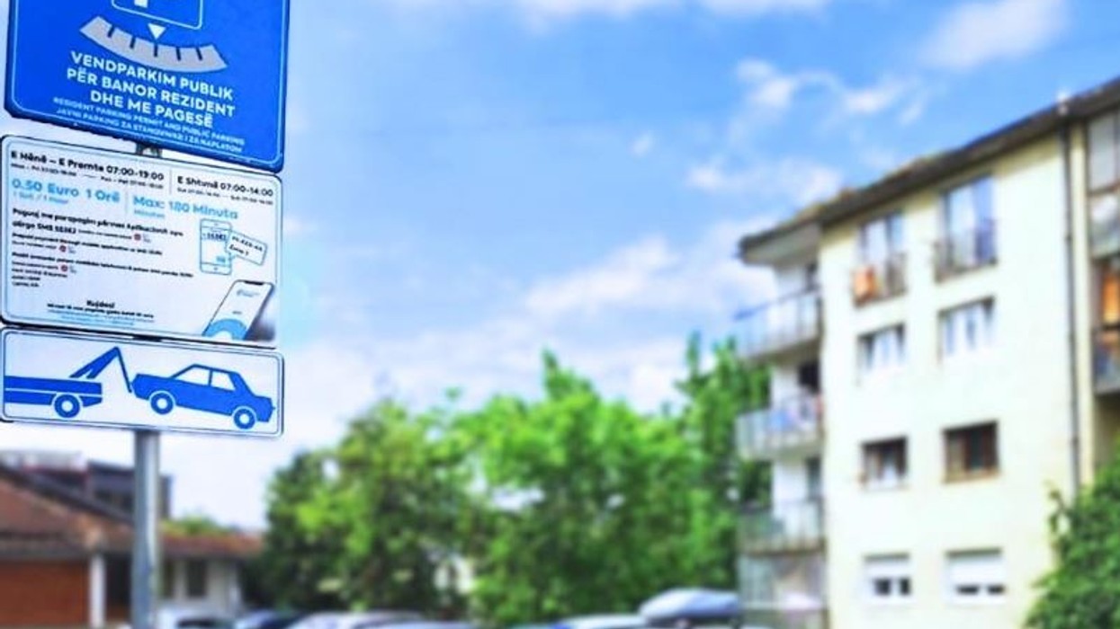 Ndryshojnë rregullat e "Prishtina Parking" - bllokimi i veturave vetëm me urdhër të Inspeksionit - gjoba deri në 100 euro