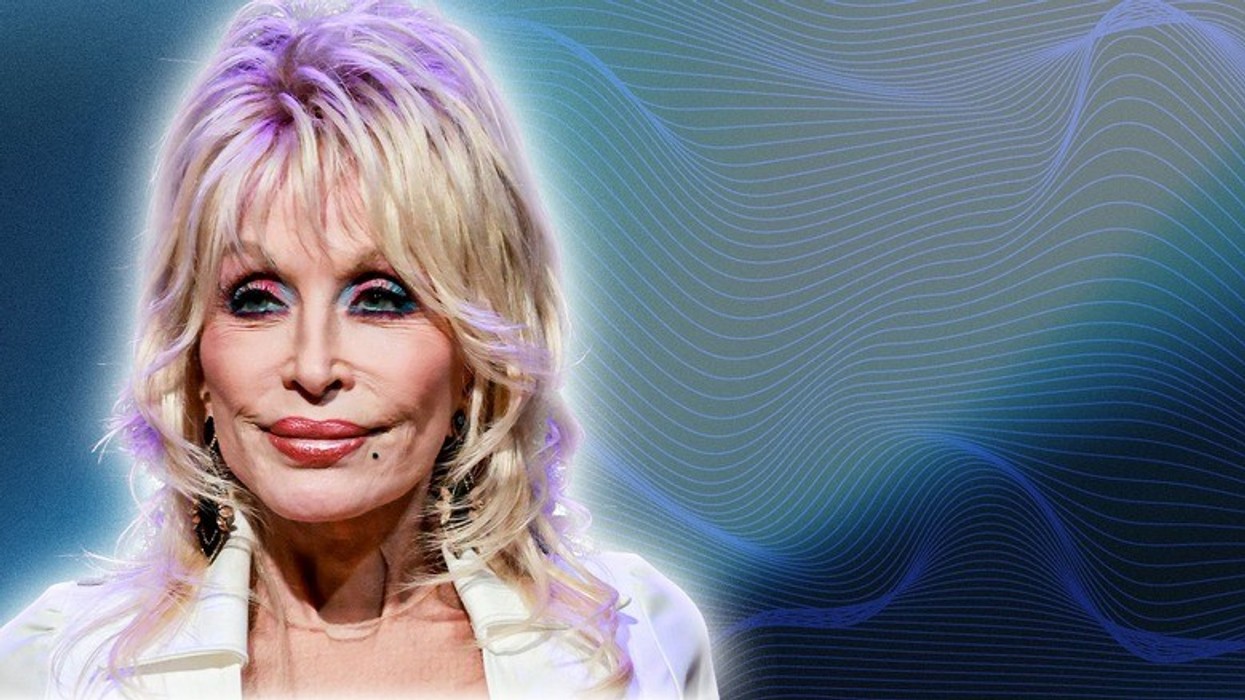 Dolly Parton qau më parë në funeralin e Whitney Houston ndërsa performonte një këngë të veçantë: Mendova se zemra do të më ndalonte