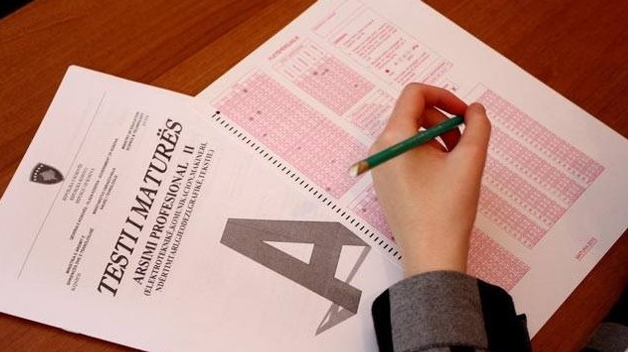 Sot mbahet Provimi i Maturës, rreth 5 mijë kandidatë i nënshtrohen testit