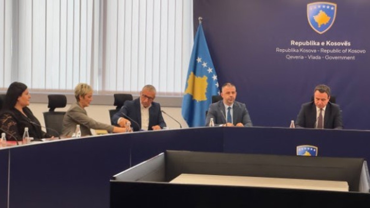 Kurti në Prishtinë takon udhëheqësit e Luginës dhe Sanxhakut, akuzon Vuçiqin për diskriminim të shqiptarëve