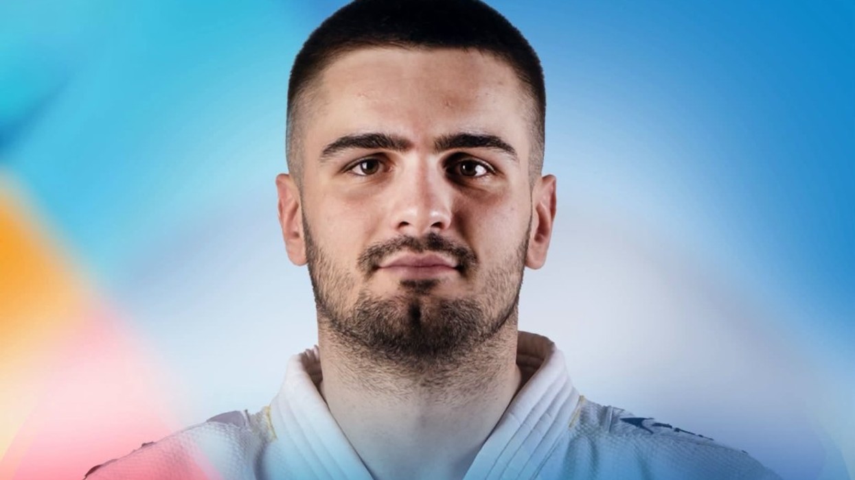 Zekaj fiton ndeshjen e parë në repesazh, vetëm një fitore larg medaljes së bronztë
