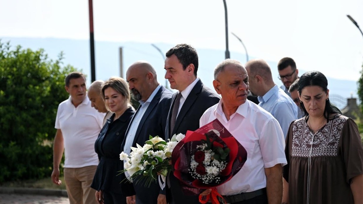 Kurti bën homazhe në Han të Elezit: Gjaku i dëshmorëve është në themelet e Republikës