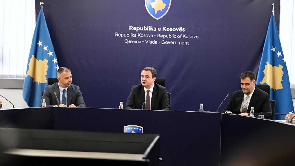 Kurti pret përfaqësuesit shqiptarë nga Lugina: Serbia duhet të japë përgjigje për bllokimin e mbi 2 milionë eurove Kurti pret përfaqësuesit shqiptarë nga Lugina: Serbia duhet të japë përgjigje për bllokimin e mbi 2 milionë eurove