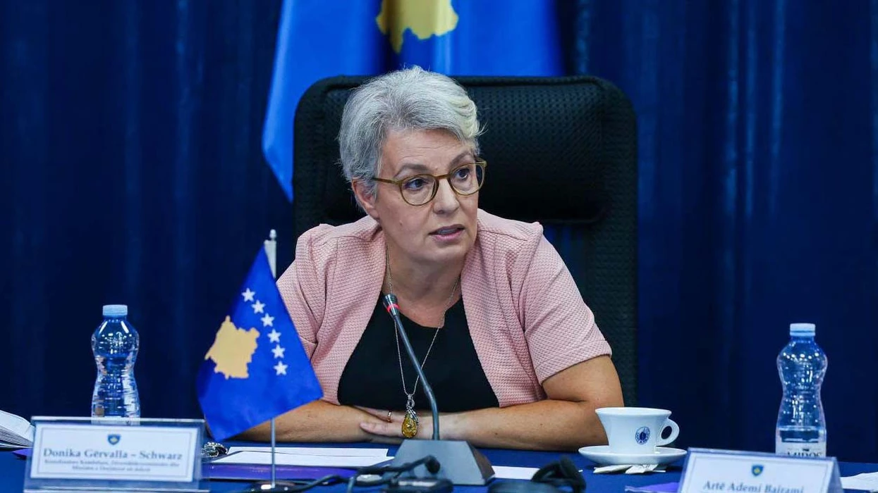 Gërvalla i përgjigjet BE-së për gjyqtarët serbë: Kosova nuk mund ta sakrifikojë shtetin ligjor