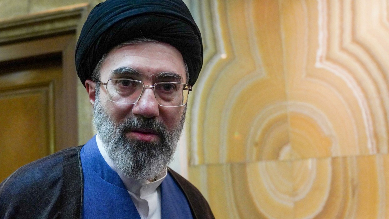 Khamenei i bën thirrje liderëve të Gjirit në një mesazh me shkrim të përballen me "armikun e vërtetë"