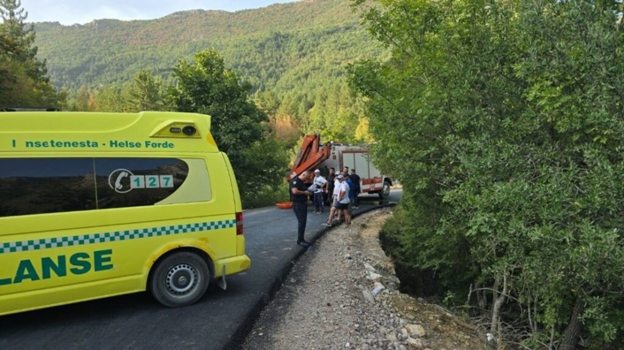 Makina bie në greminë, një viktimë dhe dy të lënduar në Mirditë