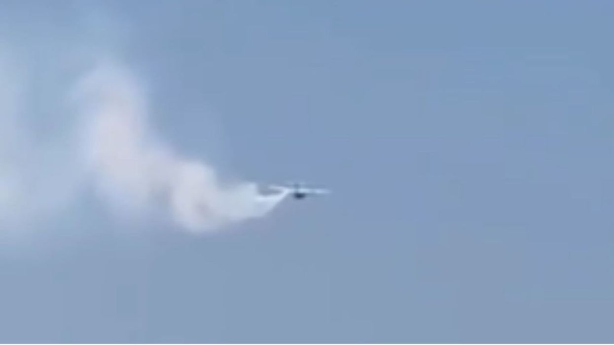 Panik në ajër, aeroplani pëson defekt në motor - përfshihet nga flakët gjatë fluturimit nga ishulli grek Panik në ajër, aeroplani pëson defekt në motor - përfshihet nga flakët gjatë fluturimit nga ishulli grek