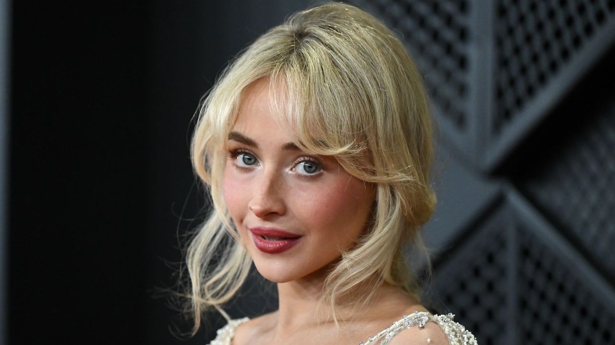 Si t’i bëni sytë të duken më të mëdhenj me grim? Këto teknika i përdor edhe Sabrina Carpenter Si t’i bëni sytë të duken më të mëdhenj me grim? Këto teknika i përdor edhe Sabrina Carpenter