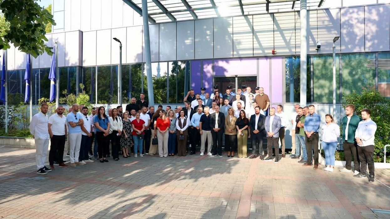 PDK dhe Aleanca bllokojnë sërish hyrjen e Qeverisë, kësaj radhe u bashkohen edhe aktivistë nga Skënderaj e Istogu PDK dhe Aleanca bllokojnë sërish hyrjen e Qeverisë, kësaj radhe u bashkohen edhe aktivistë nga Skënderaj e Istogu