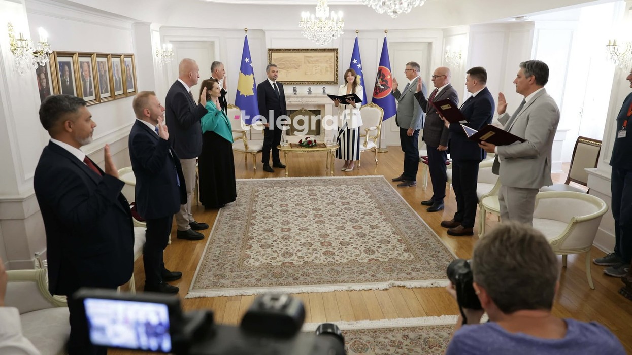 Betohen nëntë anëtarët e rinj të KQZ-së, Haxhiu u uron sukses