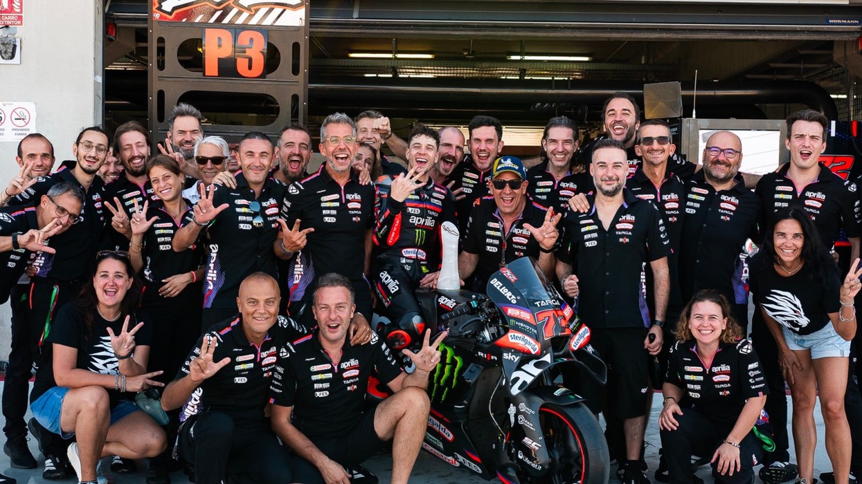 Aprilia shkëlqen në Aragon: Bezzecchi në podium, Martin në top pesë