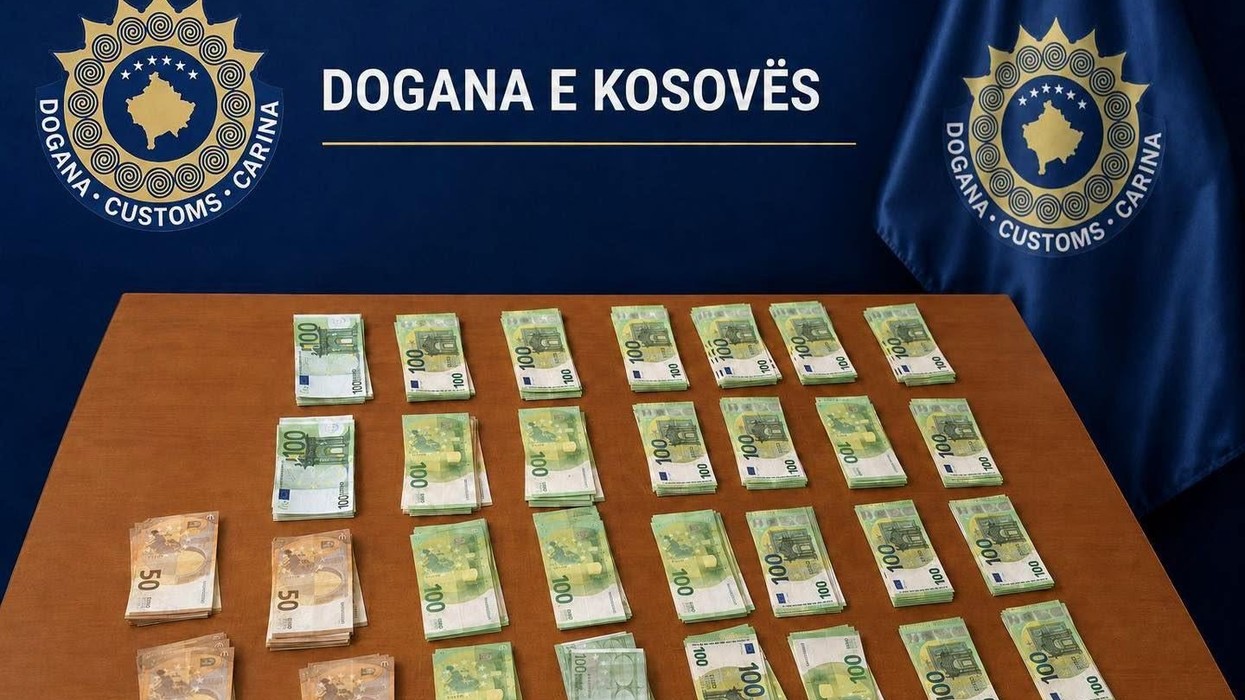 Dogana zbulon 30 mijë euro të padeklaruara në Vërmicë