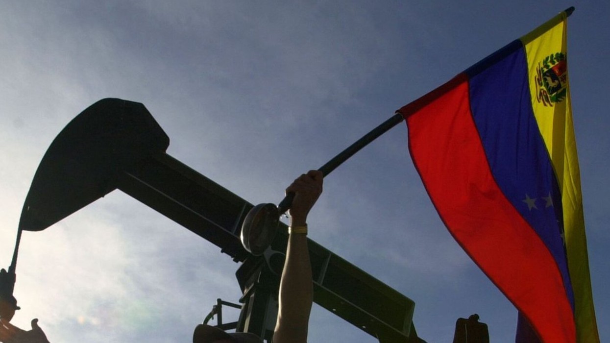 SHBA 'largon' Rusinë dhe Kinën nga Venezuela - merr kontrollin e naftës që dikur ato e zotëronin