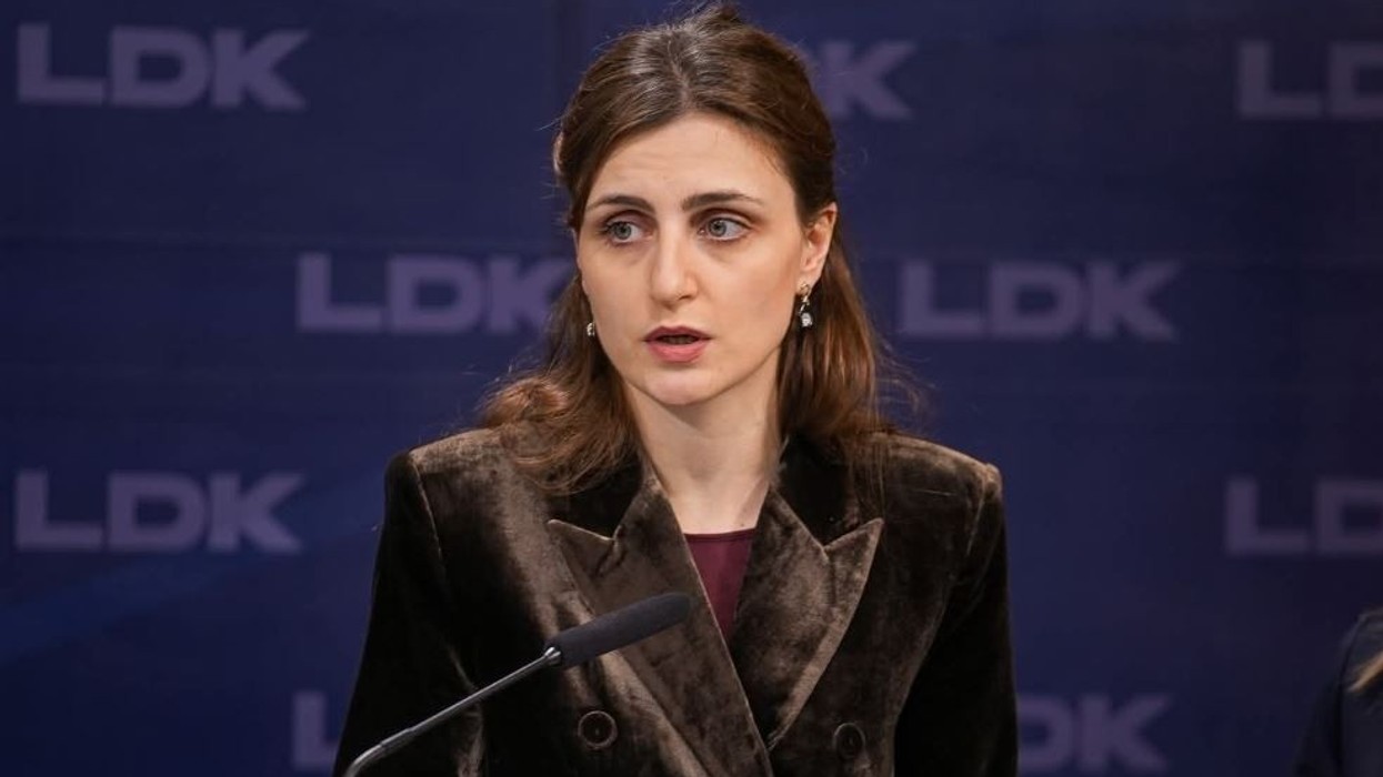Deputetja e LDK-së, Ymeri: Kurti është argat i mafisë energjetike, nuk e votoj zgjatjen e pushtetit të tij