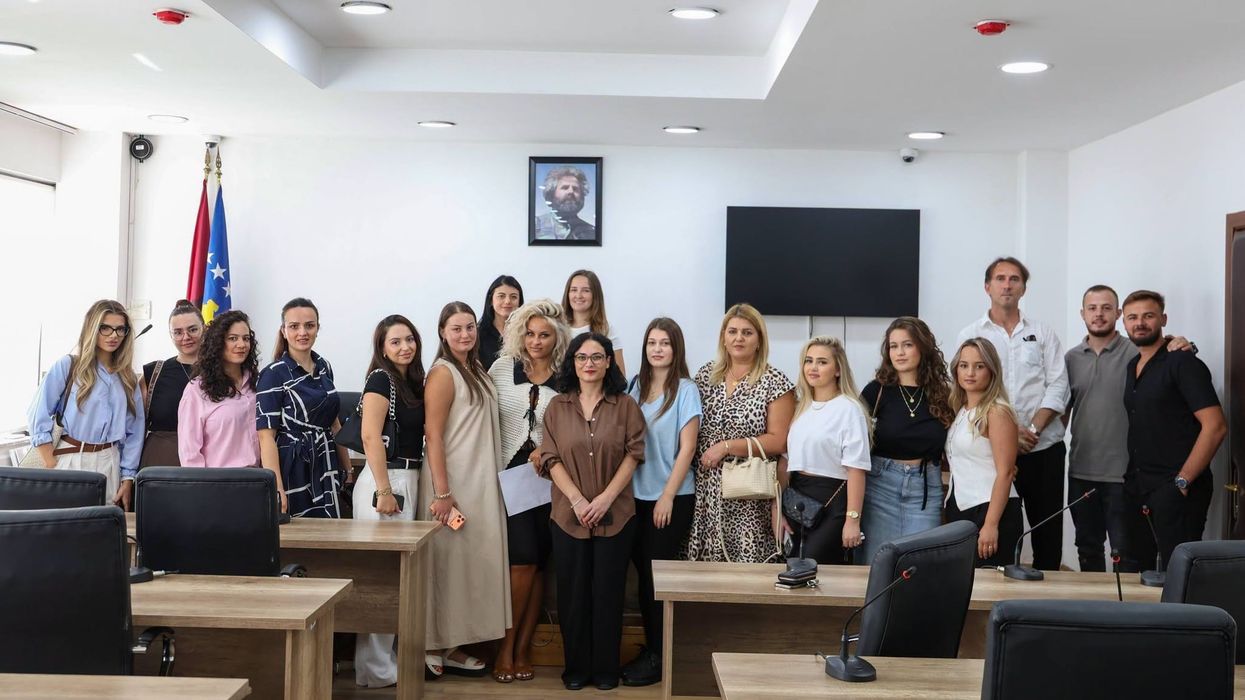 22 profesionistë të rinj shëndetësorë i bashkohen QKMF-së në Fushë Kosovë 22 profesionistë të rinj shëndetësorë i bashkohen QKMF-së në Fushë Kosovë