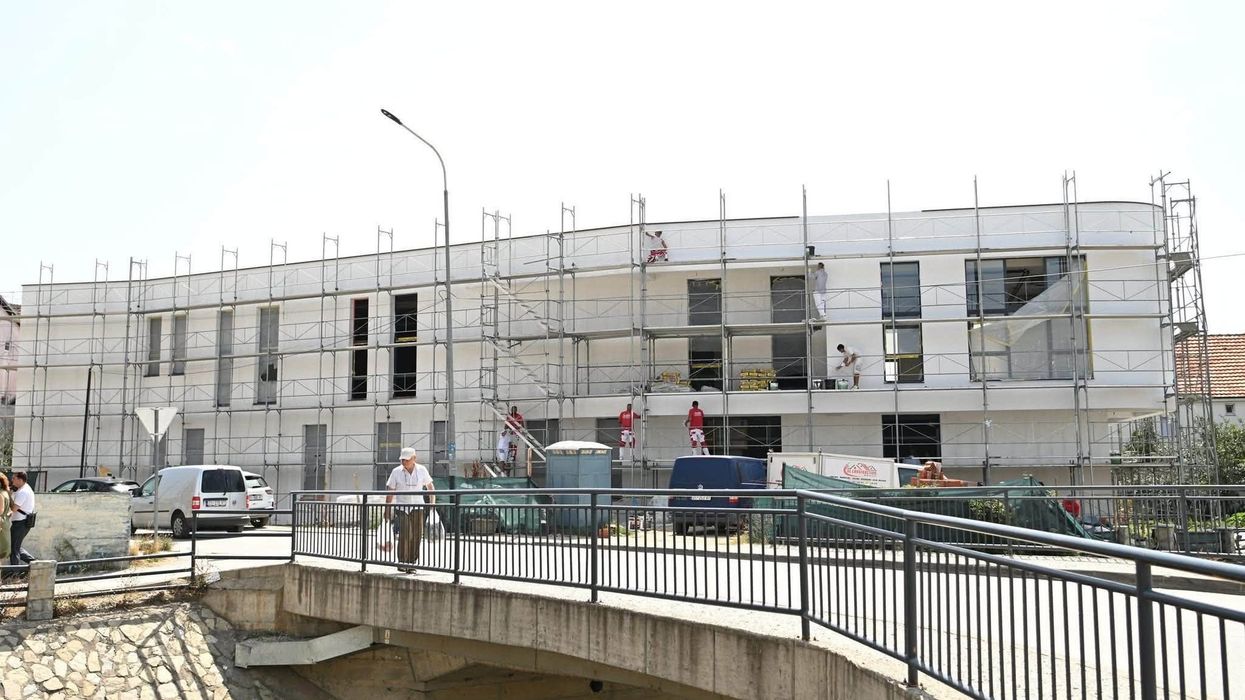Vazhdojnë punimet në Kuzhinën Qendrore në Podujevë, do të ushqehen mbi 10 mijë nxënës Vazhdojnë punimet në Kuzhinën Qendrore në Podujevë, do të ushqehen mbi 10 mijë nxënës
