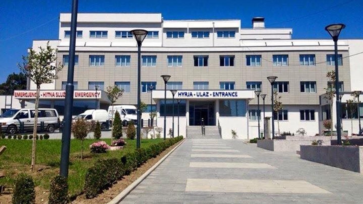 Nga 50 deri në 300 euro për operacione, aktakuzë ndaj dy mjekëve në Vushtrri dhe nëntë personave të tjerë