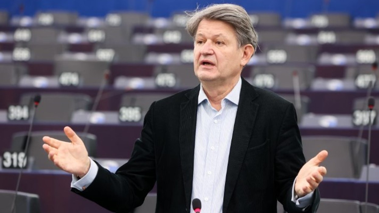 Austrian MEP calls for suspension of negotiations with Serbia due to glorification of criminal Mladic