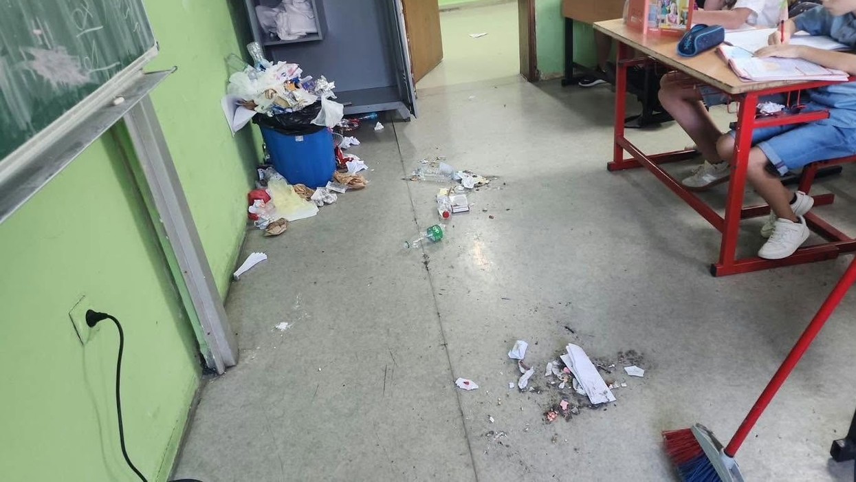LVV kritikon kushtet në shkollën “Ismail Qemali”: Fëmijët në banka, mbeturinat nëpër klasa