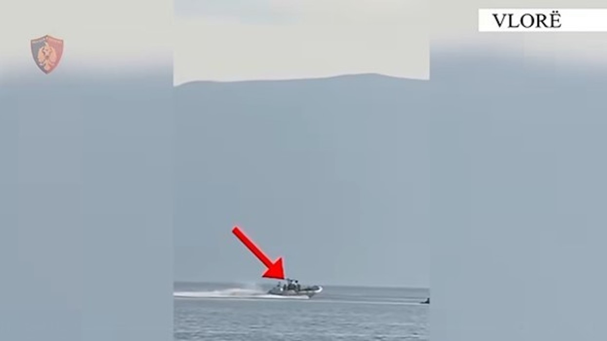 Manovra me gomonen me shpejtësi të lartë dhe në gjendje të dehur, ndëshkohet i dyshuari në Vlorë dhe i bllokohet mjeti lundrues