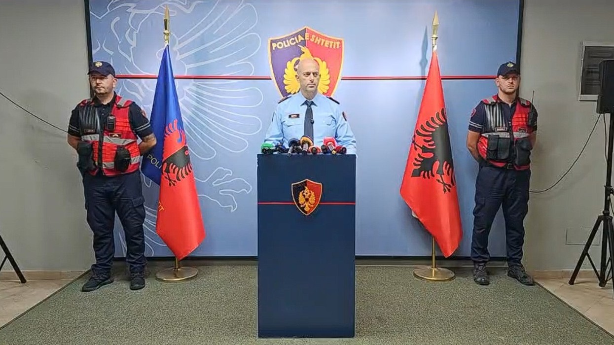 I vendosën gjobë 5 milionë euro dhe e kërcënuan të largohet nga Shqipëria, në pranga edhe kosovari