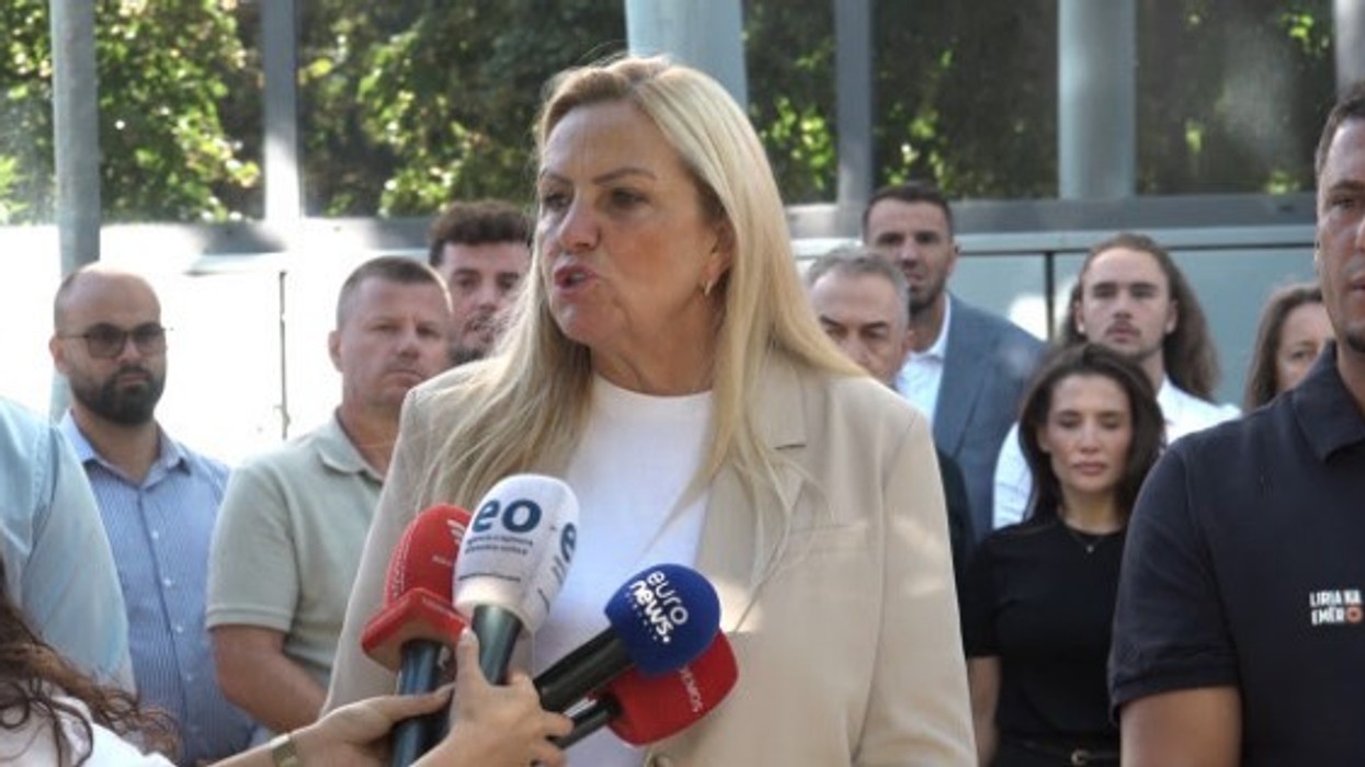 Kadrijaj: Kurti po mundohet me funksionu me luftë hibride dhe me 'lule-gjela'