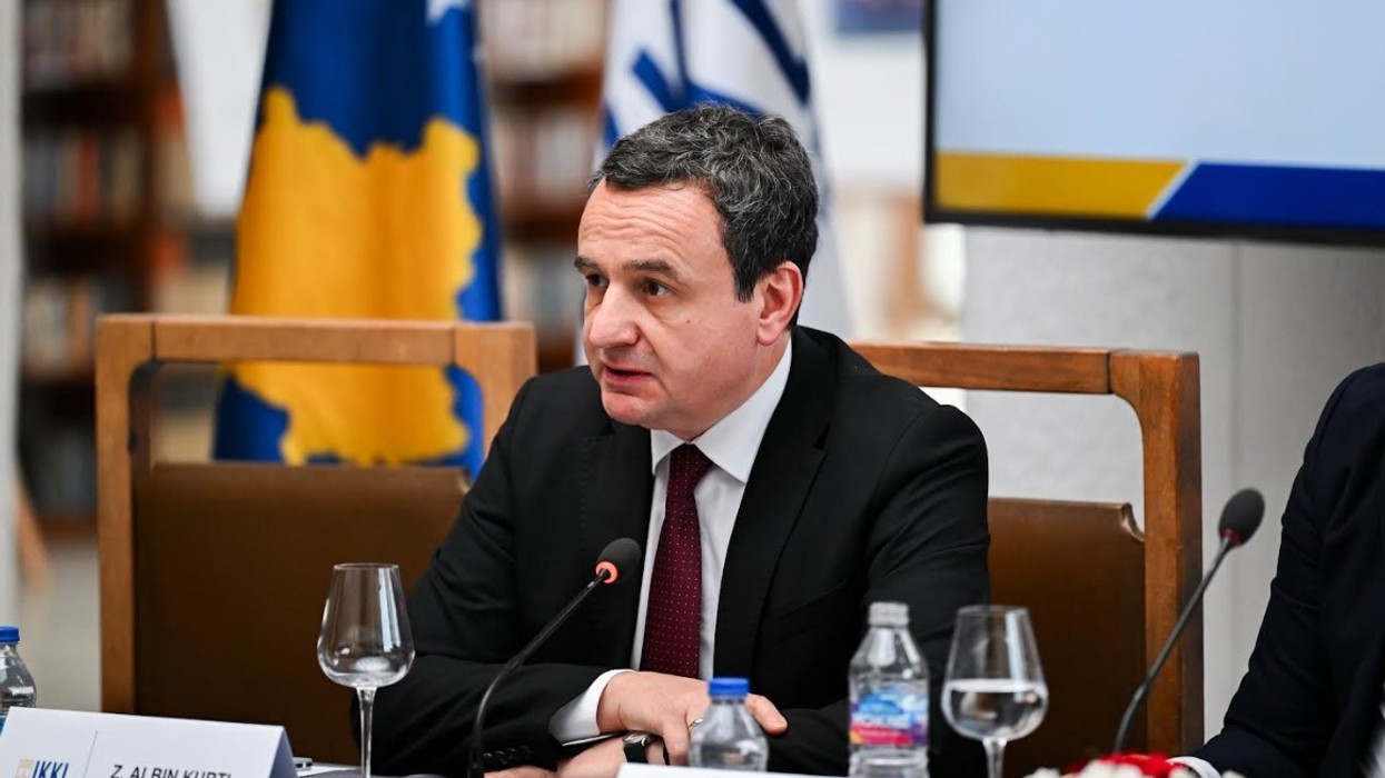 Kurti kritikon Serbinë: Kur nderohet Mlladiqi, s’mund të flitet për përballje me të kaluarën