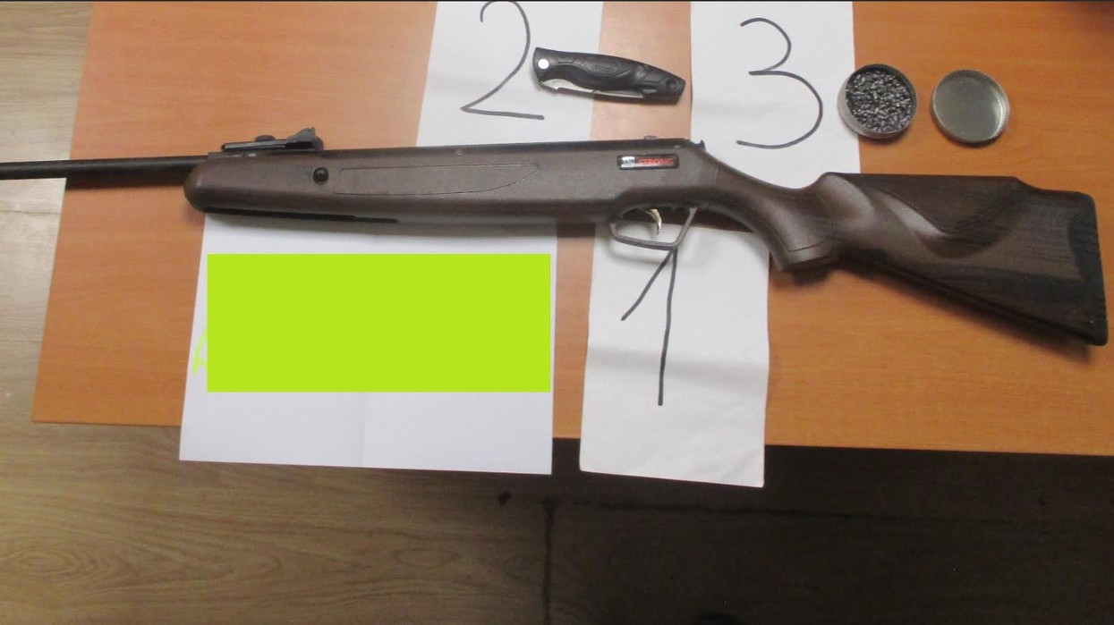 Nxjerr armën, arrestohet një person në Deçan