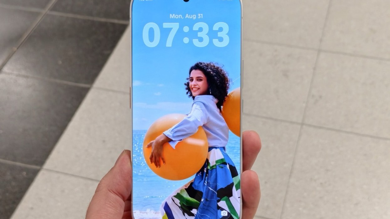 Tecno sfidon kufijtë e telefonave: ekran me zero mm korniza