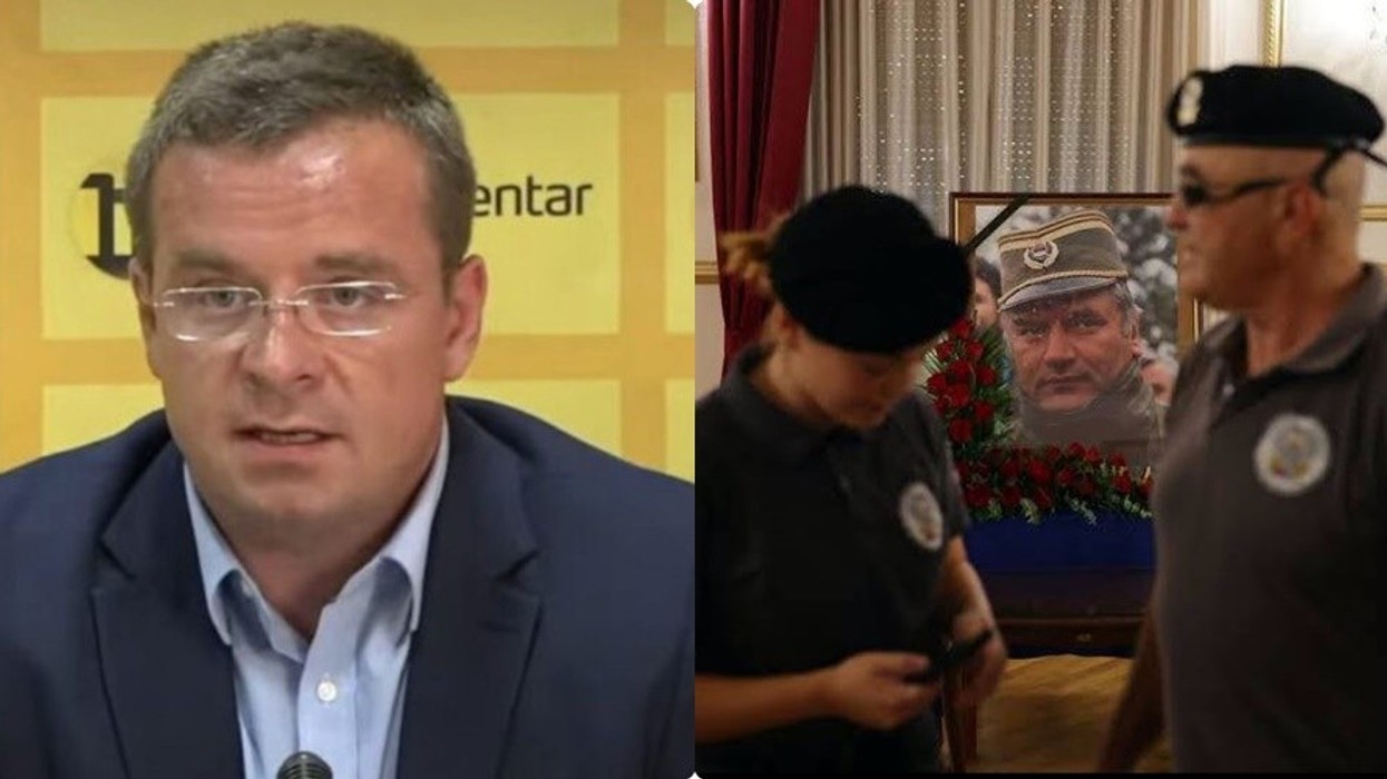 Avokati serb zbulon lojën e dyfishtë të Vuçiqit: Evropës i flet ndryshe, ndërsa Mlladiqin e nderon me ceremoni shtetërore