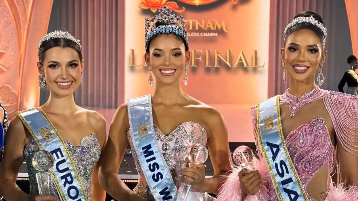 Miss Bota e re është mësuese: I solli vendit fitoren pas 44 vitesh, ndërsa fustani i pazakontë bëri bujë