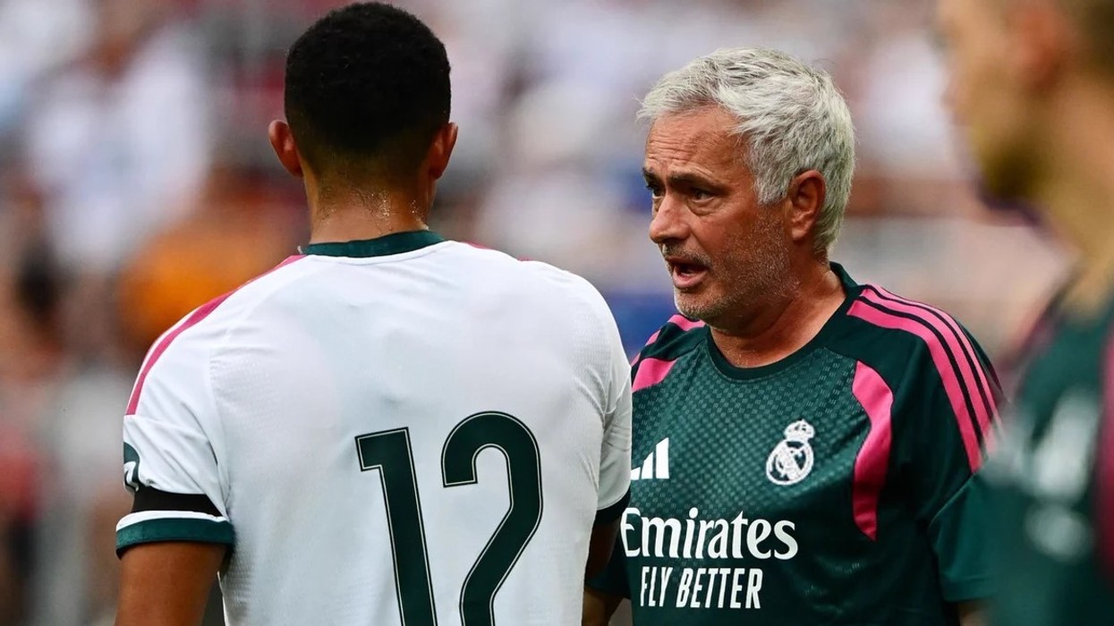 Jose Mourinho detyrohet ta bëjë ndryshimin e madh: Alexander-Arnold do të luajë në mesfushë ndaj Interit